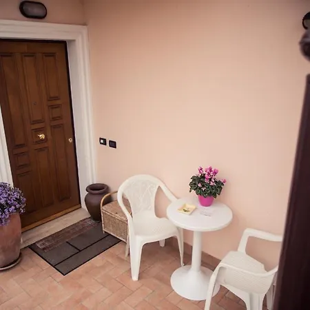 Bed & Breakfast Flower Ciampino