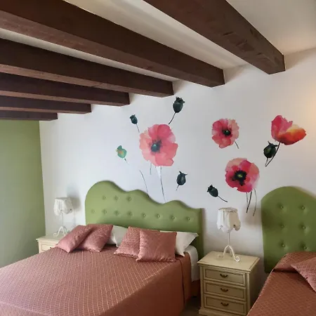Flower Bed & Breakfast 2*